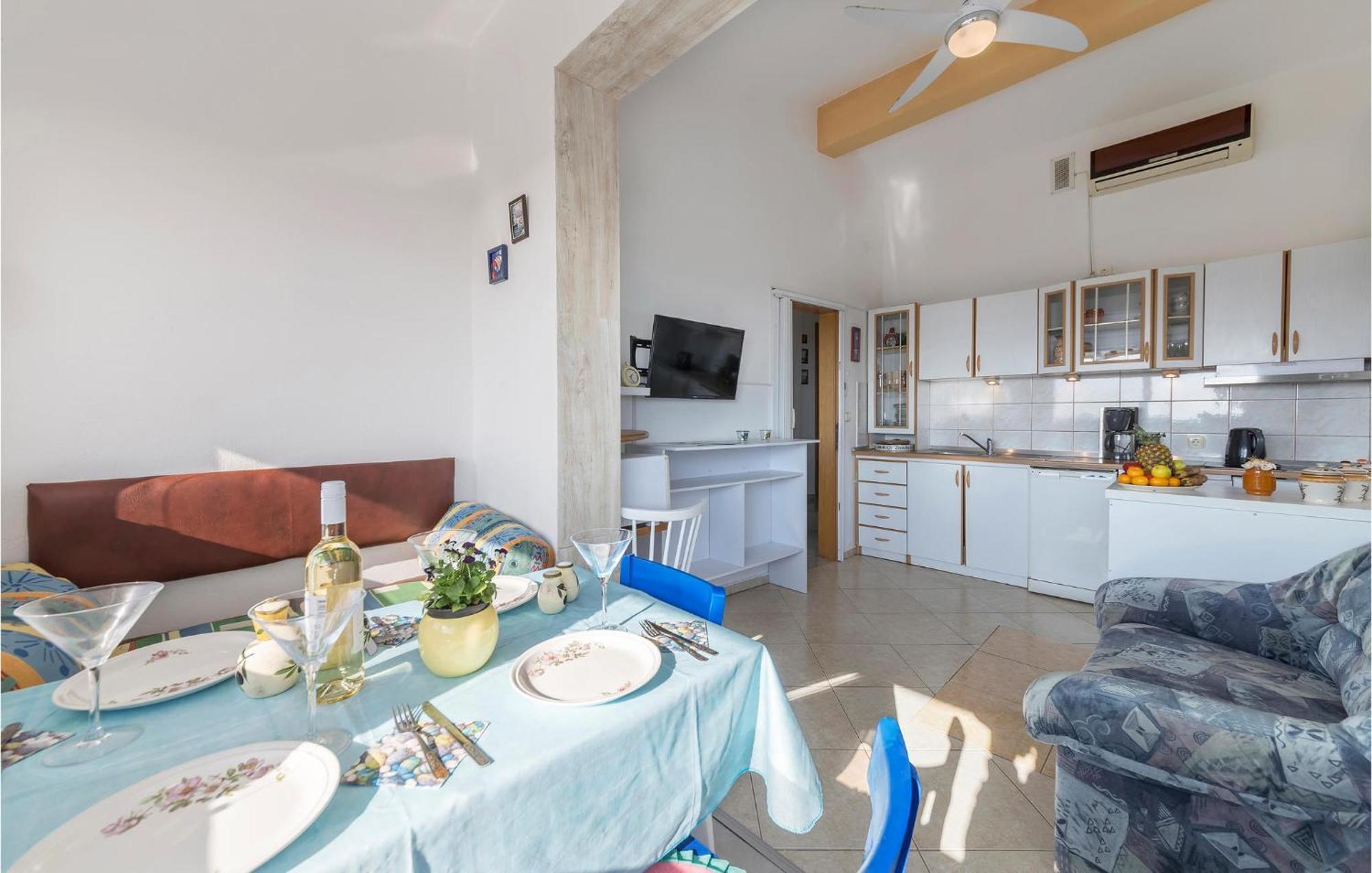 Beautiful Apartment In Barbariga With Kitchen Eksteriør billede