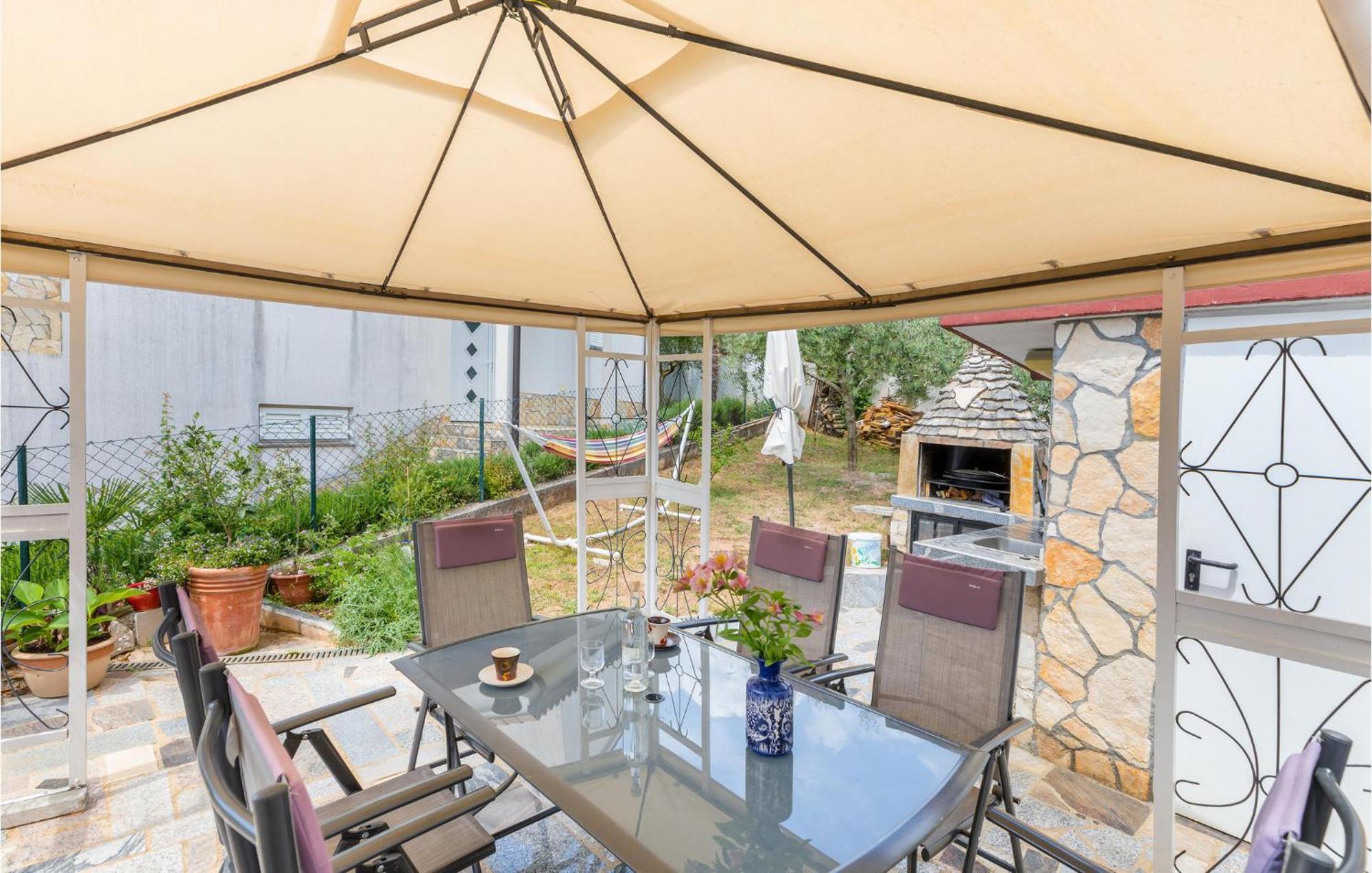 Beautiful Apartment In Barbariga With Kitchen Eksteriør billede