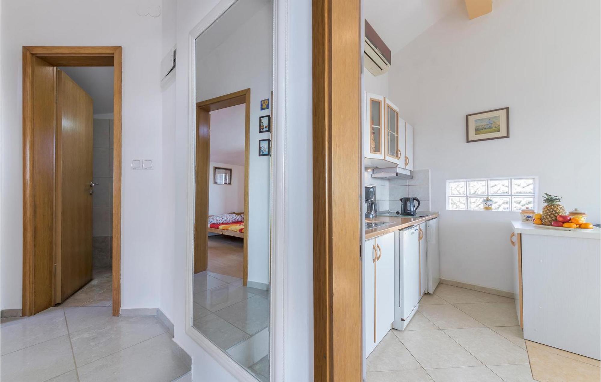Beautiful Apartment In Barbariga With Kitchen Eksteriør billede