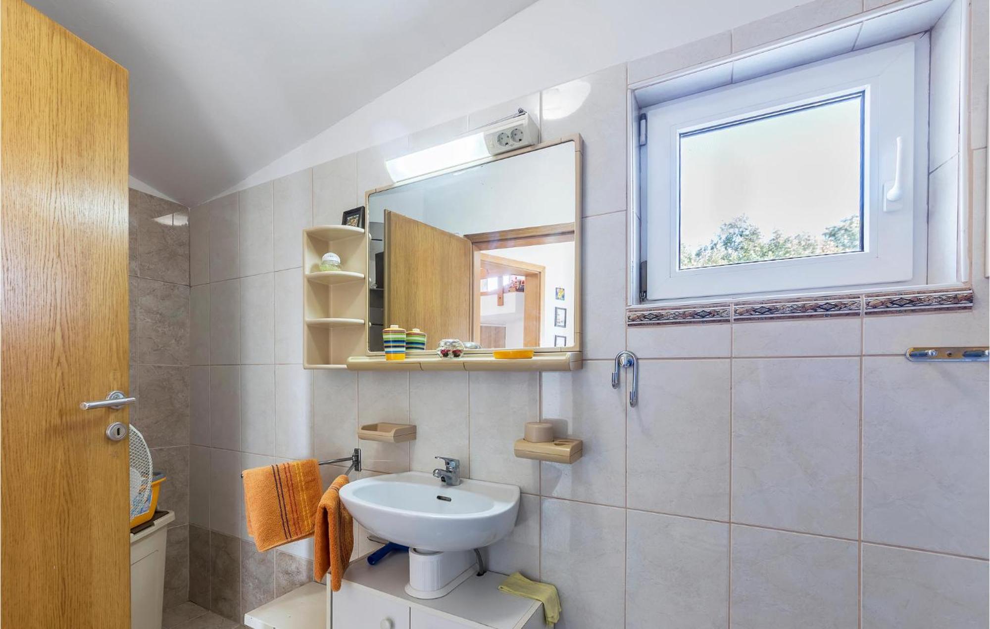 Beautiful Apartment In Barbariga With Kitchen Eksteriør billede