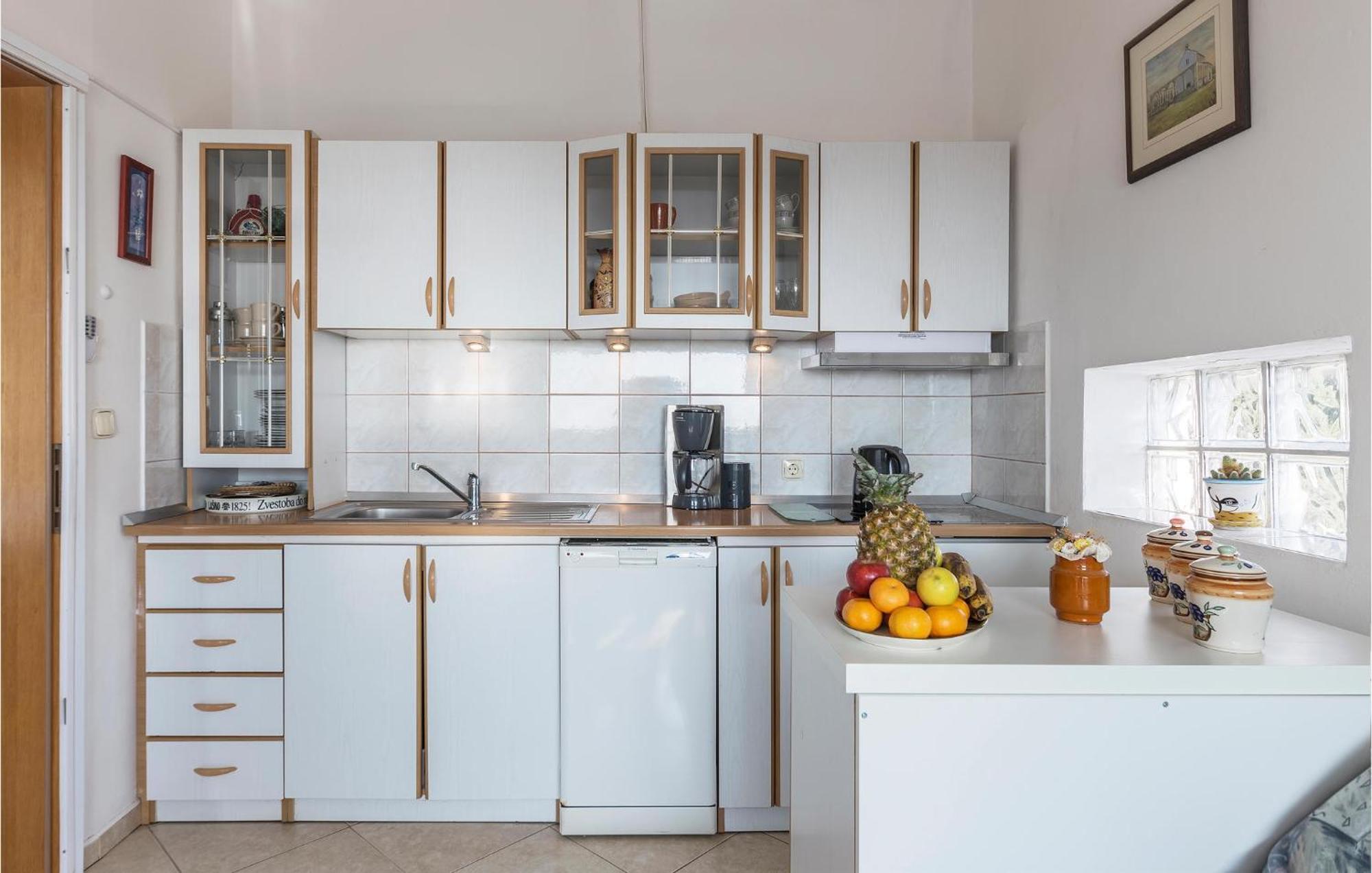 Beautiful Apartment In Barbariga With Kitchen Eksteriør billede